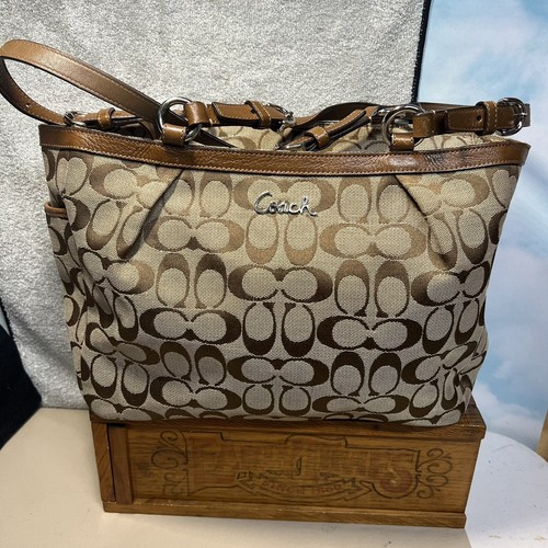 Coach Tan Signature Gallery Canvas Tote Bag F17726 Excellent Condition - Picture 2 of 10