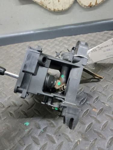 1986-1991 MERCEDES BENZ 560SEC AUTOMATIC SHIFTER ASSEMBLY  - Picture 11 of 12