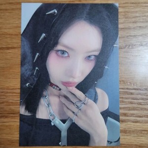 LOONA ARTMS KimLip キムリプ 直筆サイン入りポラロイド　チェキ LOONA ARTMS KimLip キムリプ 直筆サイン入りポラロイド チェキ