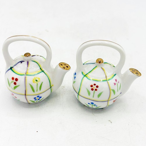 Vintage Pair of Tea Kettle Teapot Salt and Pepper Shakers Occupied Japan - Picture 4 of 7