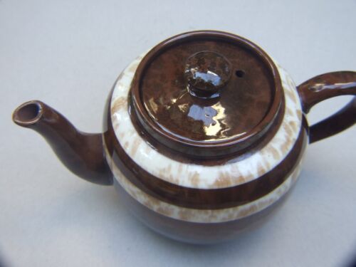 Vintage Made in England Chocolate Brown Pottery Large Teapot 6 Cups Bargain - Picture 3 of 12