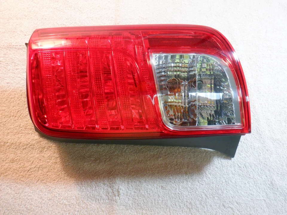 Lámpara de luz trasera derecha Scion xB 2011-2015 (lado del pasajero) Foto 4 de 4