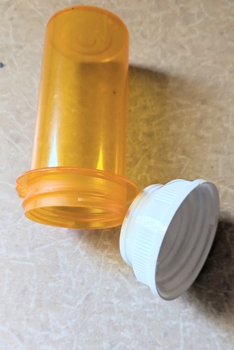 LEERE PILLENFLASCHEN 12er Set Walgreens Wendeverschluss leicht zu öffnen - Bild 3 von 5