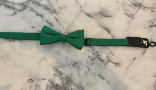 NWT JF J Ferrar Solid Green Jacquard Adjustable Pretied Bow Tie MSRP $30 - Picture 3 of 7