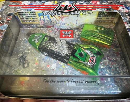B11 1/64 Hot Wheels Troy Lee 2 car lot Very hard to find - Picture 3 of 6