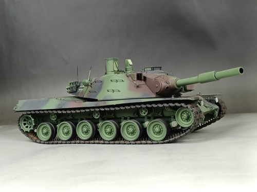 1/35 Built Germany/U.S Kpz.70 MBT-70 Experimental Tank Model - Picture 19 of 20