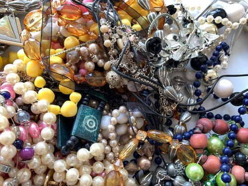 Job lot vintage costume jewellery 4kg - Picture 9 of 20