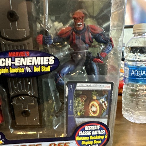Toy Biz Marvel Legends Face-Off Figure Captain America Red Skull - Picture 3 of 7