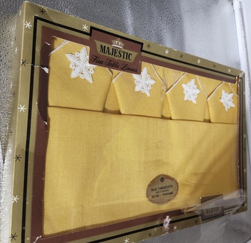 Majestic 52x52 Gold Tablecloth & 4 Napkins Set Rayon Washable Vintage MCM - Picture 2 of 9