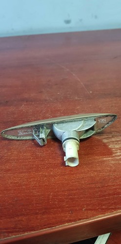 BMW 3 SERIES E46 2001 / 97-04 / RIGHT SIDE INDICATOR SIDE REPEATER 6911372 - Picture 1 of 2