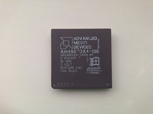 486DX4-100 Advanced Micro Devices a80486dx4-100 sv8b nv8t v8t cpu vintage oro - Foto 55 di 56