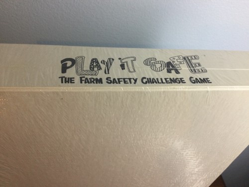 Play It Safe: The Farm Safety Challenge Game 1995 NYCAMH NEW Rare Excellent - Picture 4 of 5
