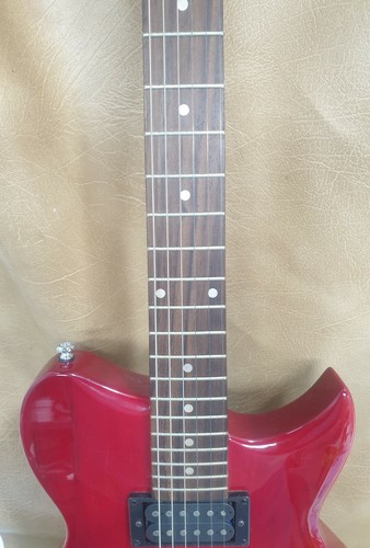 Lyon L115 von Washburn Gigbag für E-Gitarre, Plektren, Gurt. - Bild 6 von 13