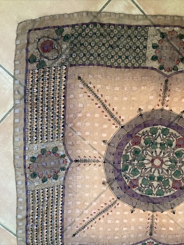 Magnifique grand carré en soie de marque BASILE 85 x 85 cm. made in Italy. - Foto 2 di 7