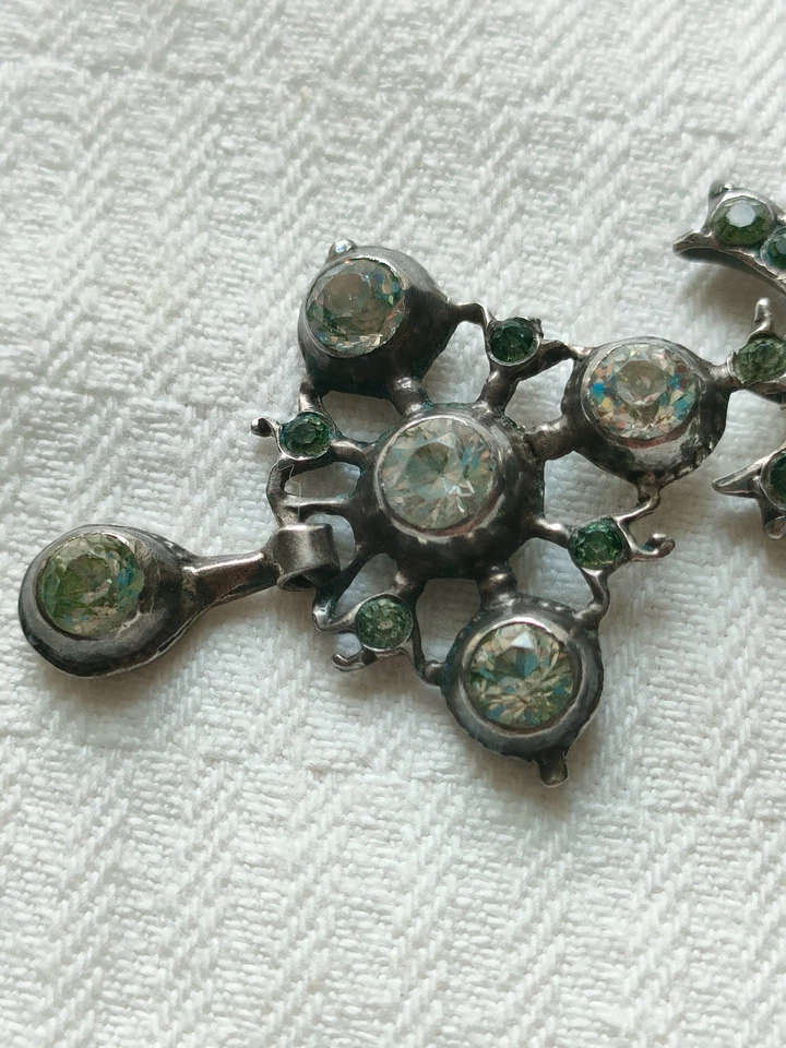 Bijou ancien régional : pendentif , croix , noeud , strass. - Photo 3/4