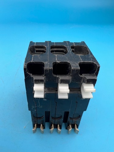 Square D QO3100 100 Amp 3 Pole 240V Circuit Breaker | Type QO | Plug-On 100A 3P - Picture 5 of 9