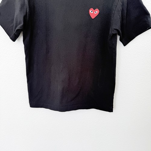 Camiseta de manga corta PLAY Comme des Garcons talla pequeña negra con logotipo de corazón cuello redondo - Imagen 8 de 10