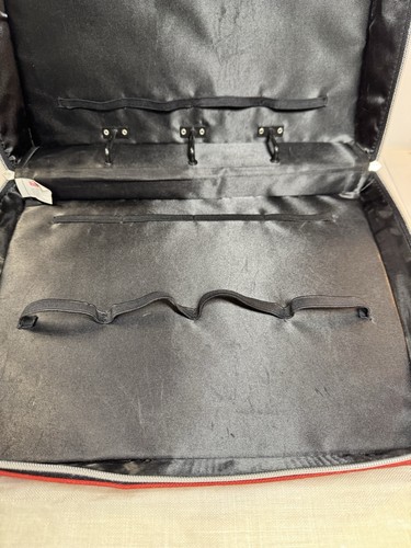 VTG Y2K Bratz Rock Angels 8 Doll Carry Case Storage Travel Bag 2005 Red - Picture 16 of 17