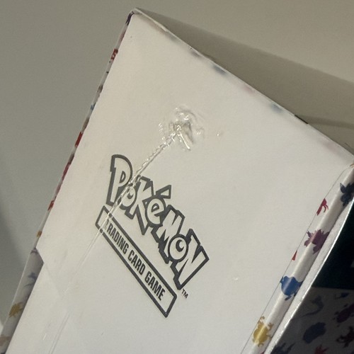 Pokémon Center 151 Elite Trainer Box + Display Case – Brand New Sealed - Picture 3 of 9