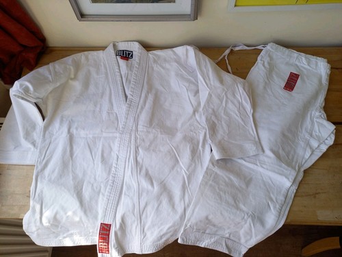 BLITZ Silver Tournament Kumite Kampfsport Karate Judo Gi 170cm sehr guter Zustand UVP 64,99£,