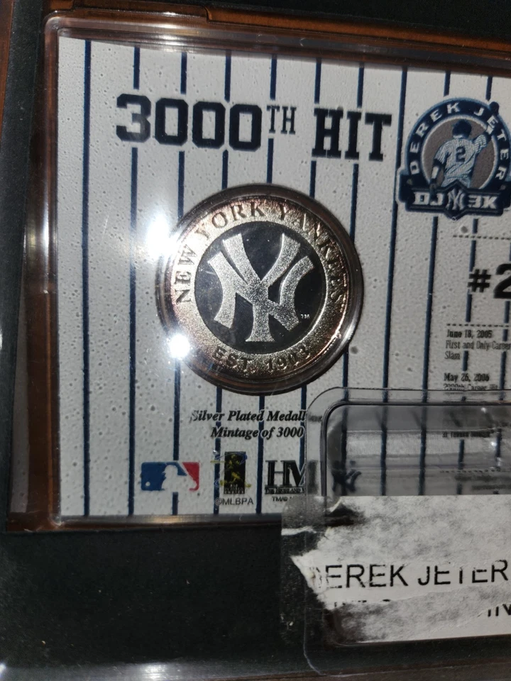 Derek Jeter 3000th Career Hit 2011 - The Highland Mint - Moneda plateada NUEVA Foto 4 de 4