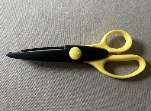Fiskars Paper Edgers “Sunflower” Yellow Handled Scissors, 6 1/2” Long, Brand New - Bild 5 von 6