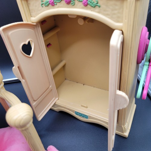 Set mobili vintage Fisher Price collezione Briarberry tavolo sedia armadio letto - Foto 16 di 18