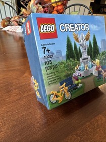 LEGO CREATOR: Fountain (40221) New Sealed Fast Shipping