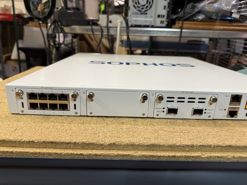 SOPHOS SG 450 con puerto flexible 2 puertos 10G SFP+ y 8 puertos GbE cobre y alimentación doble - Imagen 2 de 9