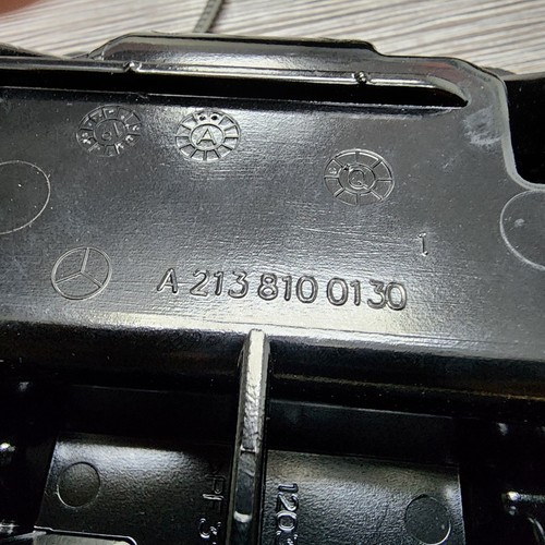 Mercedes Benz E450 E43 AMG E400 E300 CLS450 CLS53 AMG 17-23 Ash Tray 2138100130 - Bild 4 von 4