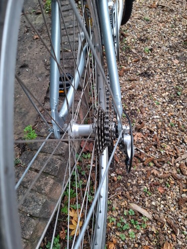 Dawes Discovery Ladies Bicycle. Aluminium. 700c wheels. 24 gears. - Picture 9 of 19