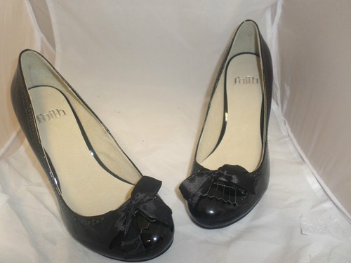 Faith Black Patent Court Shoe With Tassel & Bow Detail UK 4 EU 37 JS07 82 SALEx
