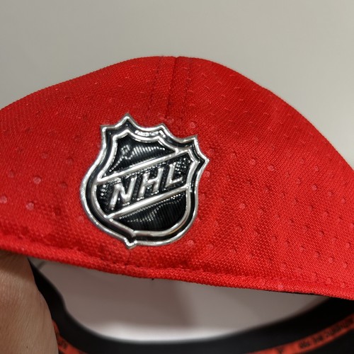 NHL Adidas Chicago Blackhawks Cap Authentic Headwear Hat NWOT Size L/XL - Picture 8 of 9