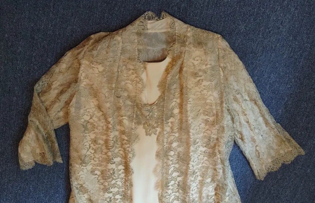 Picture 4 of 24