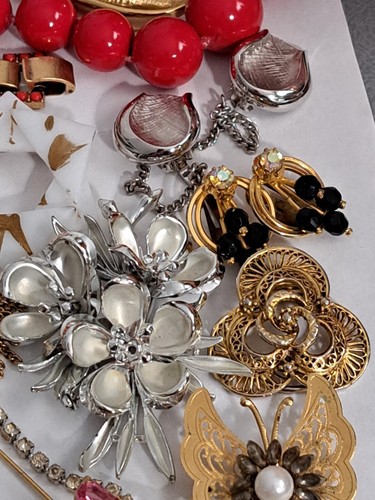 vintage costume jewelry lot all wearable many signed earrings brooch necklace + - Picture 11 of 24