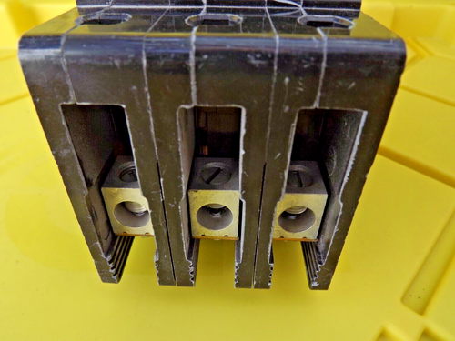 EJB34035 - Square D Bolt-On 480V 35A 3 pole circuit breaker 65kA@480V - Picture 3 of 6
