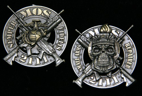 MOS 2111 Small Arms Technician CHALLENGE COIN US MARINES USMC PIN UP SKULL VET - Bild 3 von 3