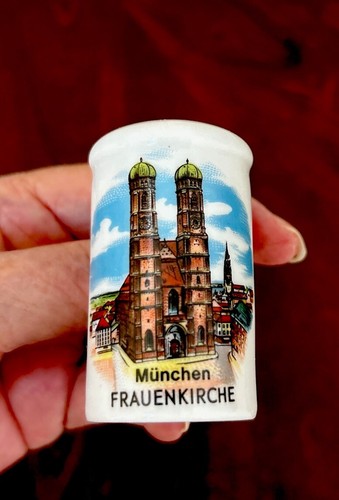Salt And Pepper Shakers VTG Munchen German Stein Souvenirs - Picture 7 of 8