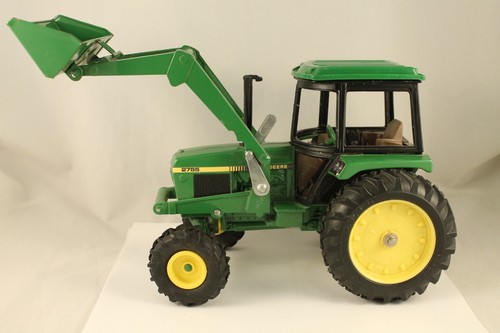 Ertl John Deere 2755 Traktor mit FWA und Lader 1/16