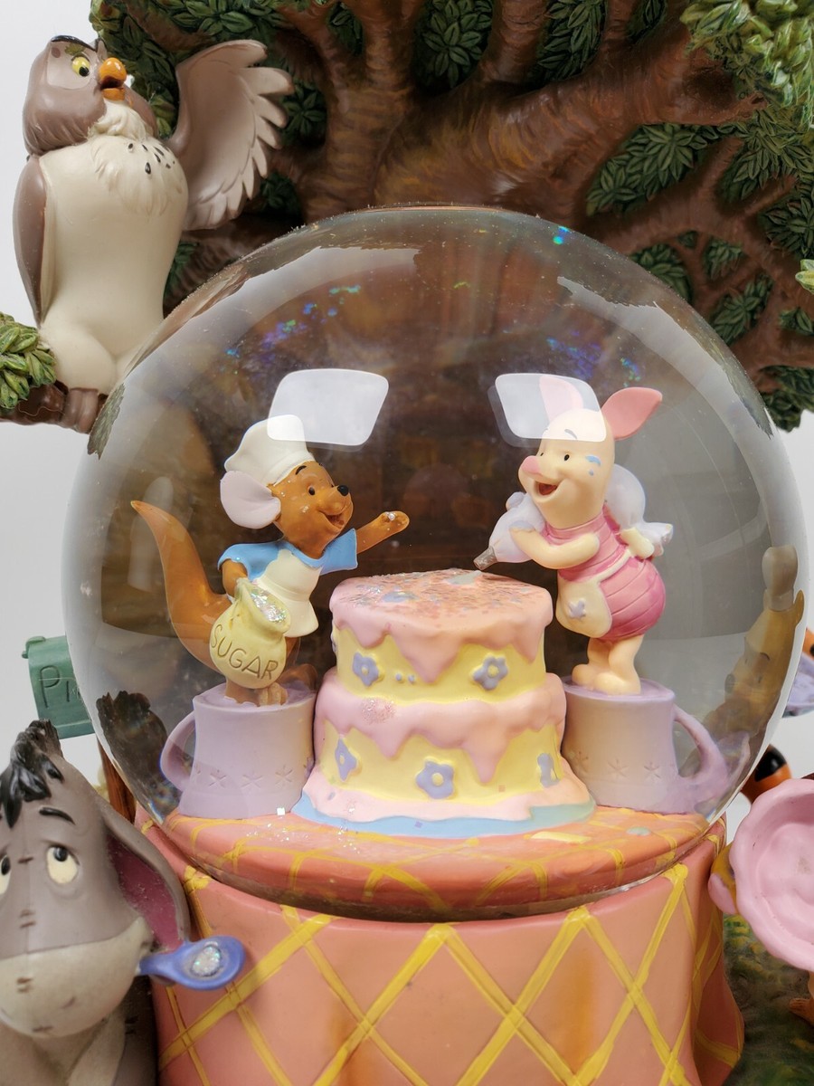 Winnie The Pooh Disney Store Snow Globe 