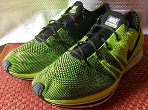 nike flyknit trainer gold