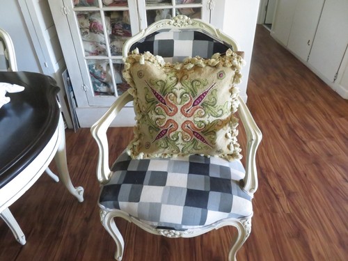 Gorgeous French Art Nouveau Deco floral Chic Needlepoint Pillow Petite-Point #2 - Picture 9 of 12