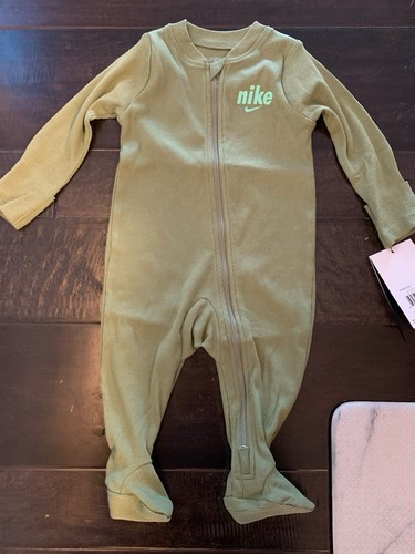 Nike Baby Overall mit Reißverschluss Alligator grün 6 Monate neu mit Etikett gerippt - Bild 2 von 10