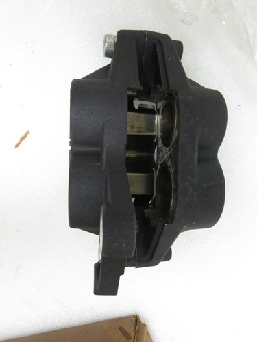 Suzuki RGV250 Front Brake Caliper L/ R NOS RGV250K BRAKE 59100-32C20 59300-32C20 - Bild 22 von 24