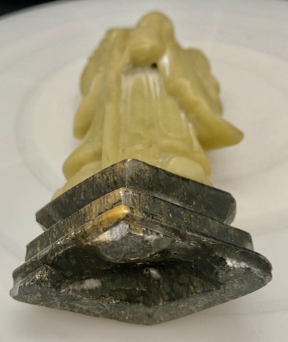 HERMOSA FIGURA DE HOMBRE SABIO PIEDRA JABÓN CHINA TALLADA A MANO DE COLECCIÓN 6,5", c1960 en v/g - Imagen 5 de 8