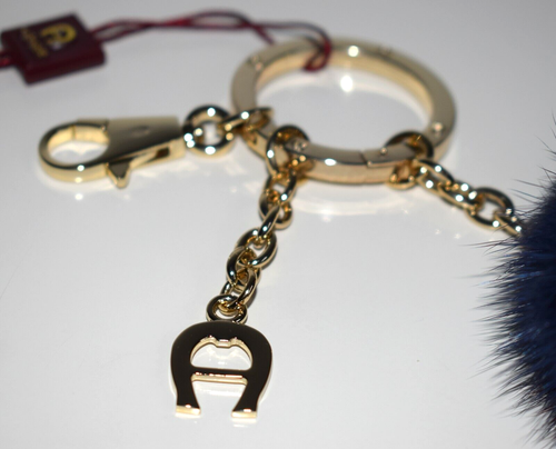 AIGNER Taschenschmuck Anhänger - Peace Pelz blau - terrakotta Neu - Bild 5 von 6