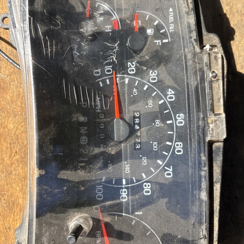 Ford F250 F350 7.3 7.3L Diesel A/T Instrument Gauge Cluster 99-01 - Picture 2 of 5