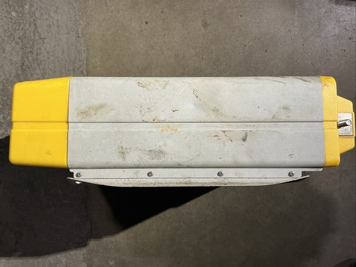 Xantrex Prosine Wave Inverter 1800i 806-1883 24v 90a 230v 50Hz 1800w 1800v Cont. - Picture 10 of 10