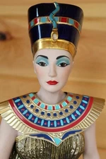 Queen Nefertiti Doll Never removed from Box Franklin Heirloom Figure Statue 1989