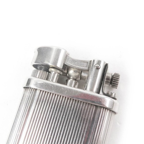 Encendedor de gas Dunhill en funcionamiento plata martillo único ovalado sin caja - Imagen 5 de 6